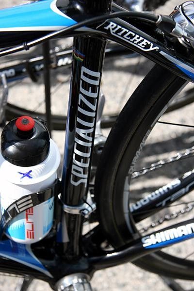 An oversized seat tube.