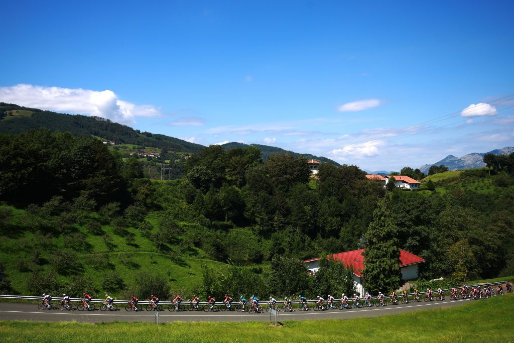 Race images from the 2023 ediition of Cl&aacute;sica san Sebasti&aacute;n