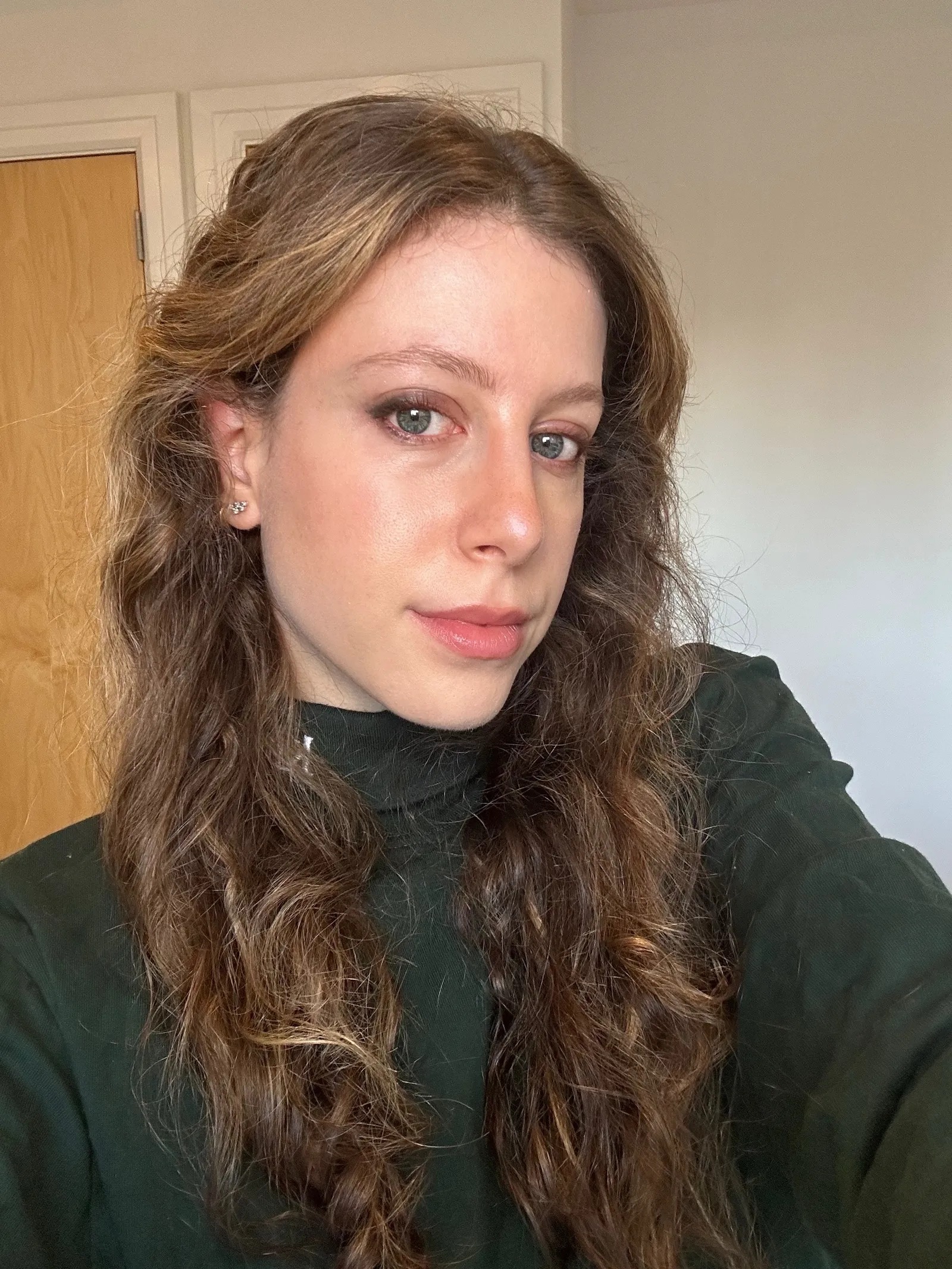 Senior Beauty Editor Jamie Schneider wearing Victoria Beckham Beauty Satin Kajal Liner