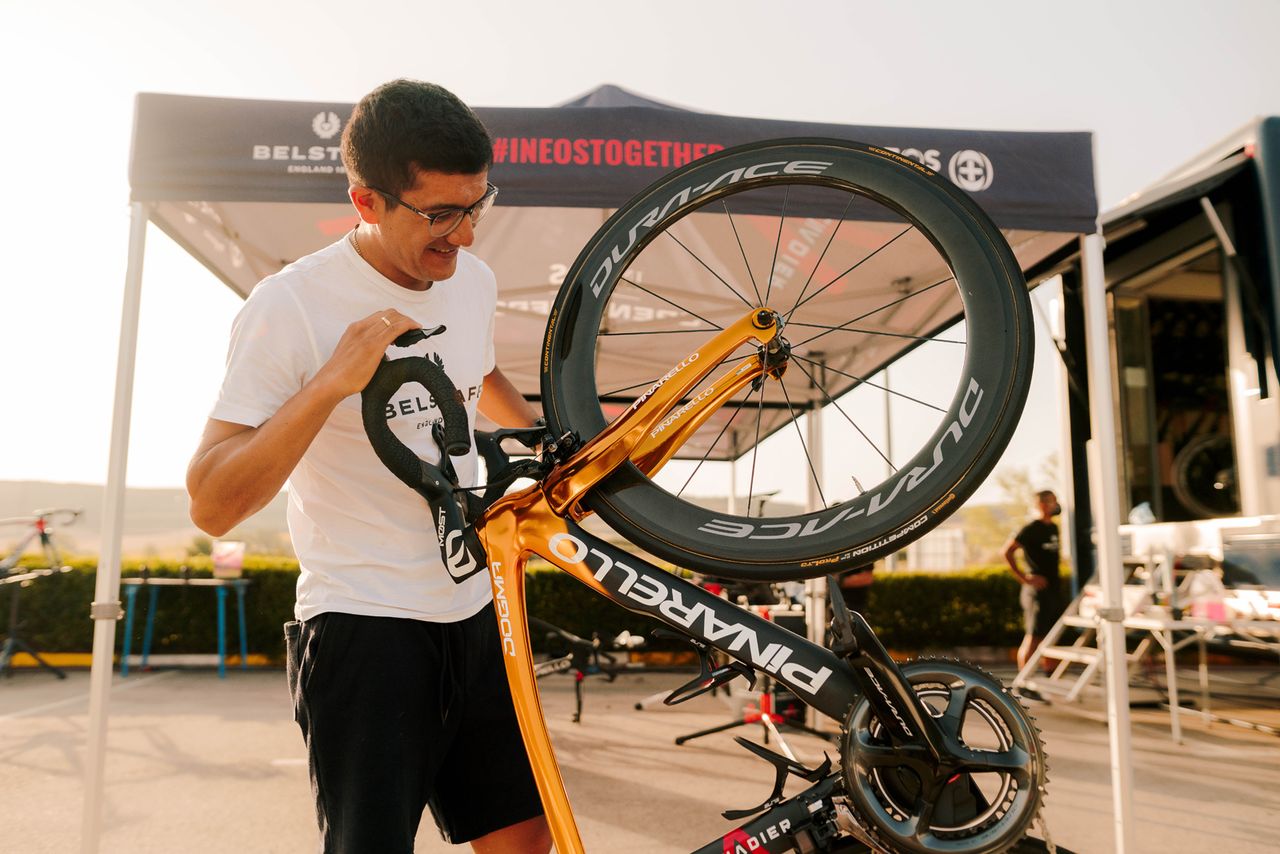 Richard Carapaz's Golden Pinarello Dogma F