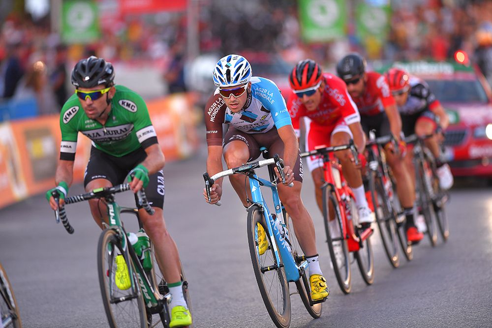 The Vuelta peloton on the streets of Madrid