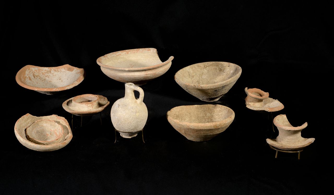 Excavators found 3,200-year-old vessels from the Galon excavation.