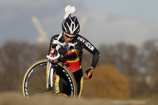 Belgian champion Sanne Cant (Boxx) en route to a second place finish.