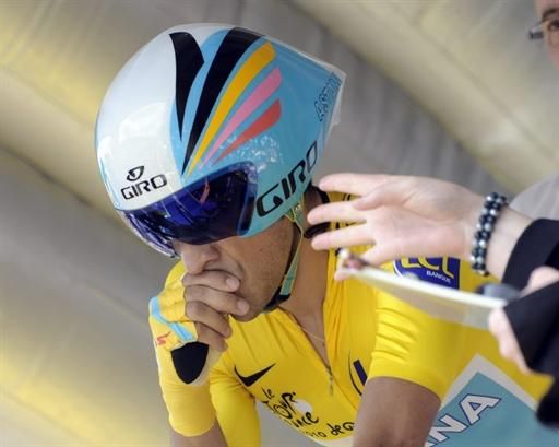 Alberto Contador (Astana) is about to start his time trial.