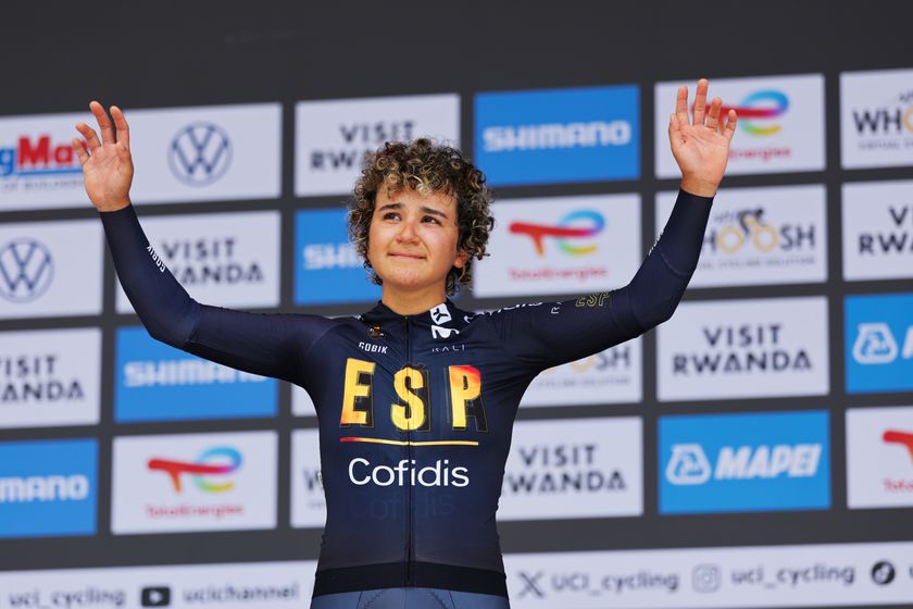 Picture by Alex Whitehead/SWpix.com - 23/09/2025 - Cycling - 2025 UCI Road World Championships - BK Arena to Kigali Convention Centre, Kigali, Rwanda - Women Junior Individual Time Trial (ITT) Podium - Paula Ostiz Taco (Spain) receiving the Silver Medal