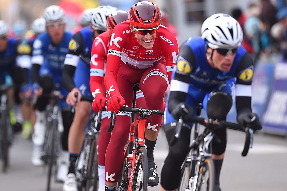 Katusha and Etixx-Quickstep lead out the sprint