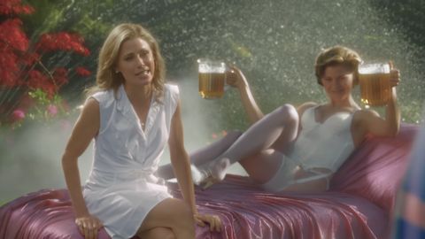 Julie Bowen Reacts To Her Famous Happy Gilmore Lingerie Scene (And Its