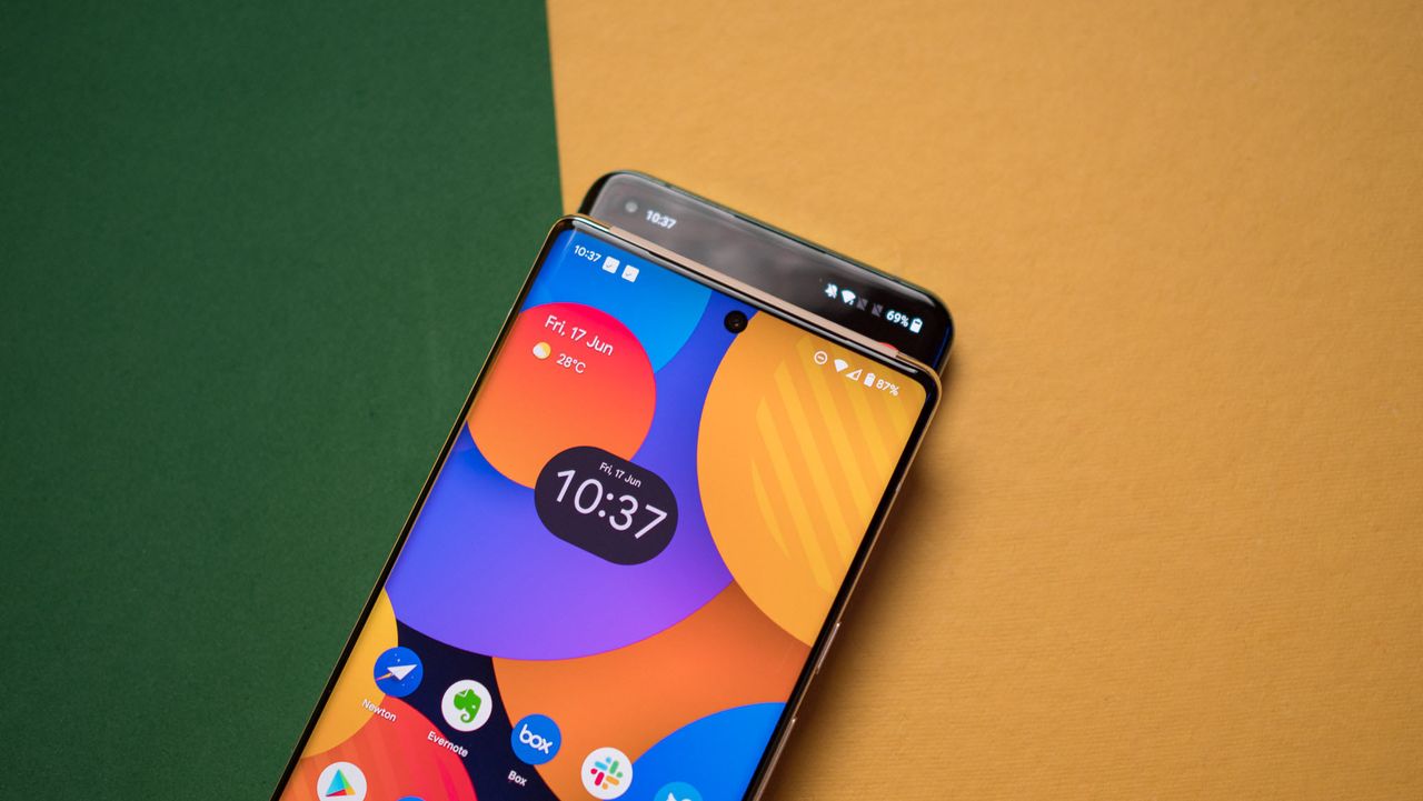 OnePlus 10 Pro vs. Google Pixel 6 Pro