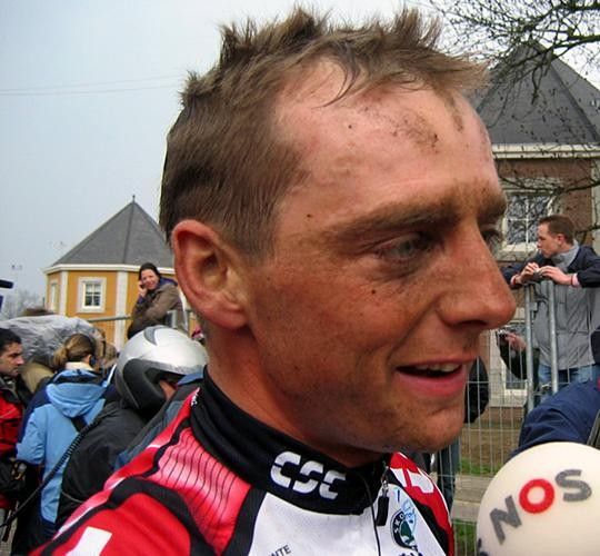 Karsten Kroon (CSC) talking to Dutch television