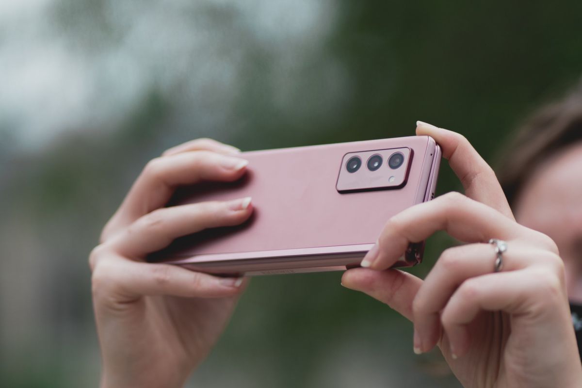 Samsung Galaxy Z Fold 2 cameras