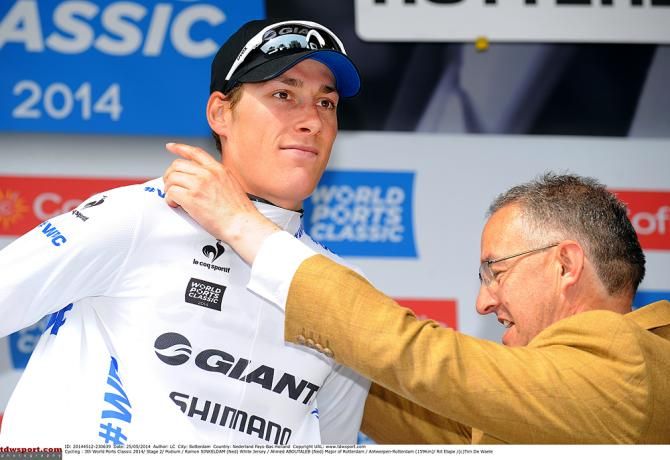 Ramon Sinkeldam earns the white jersey