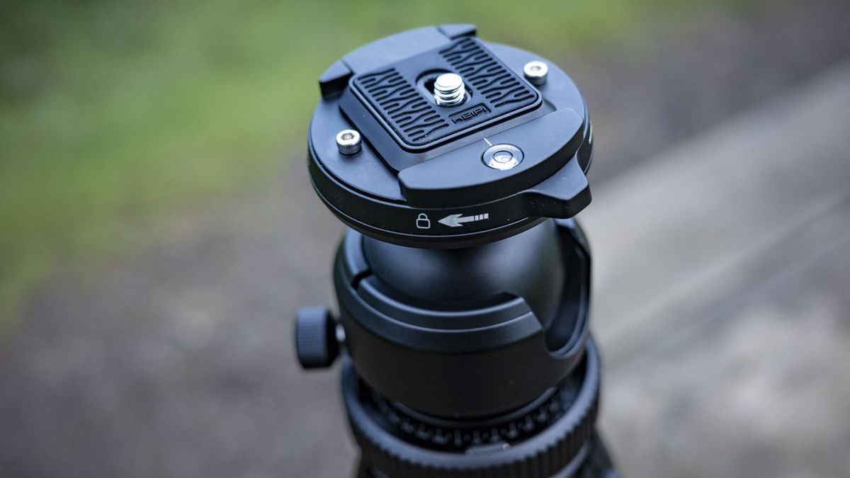 Heipi 3-in-1 travel tripod outdoors