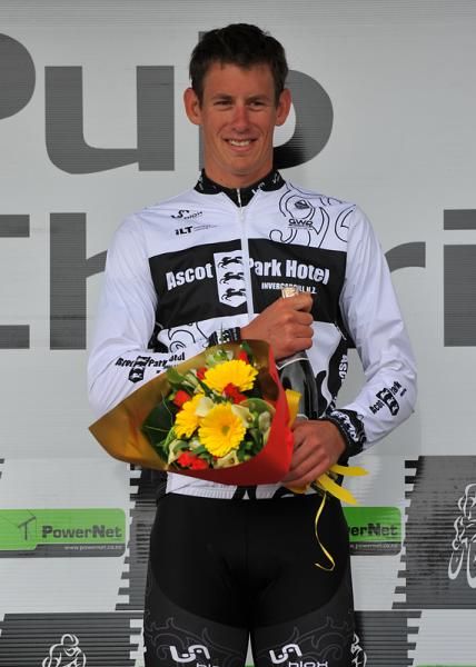 Clinton Avery (Ascot Park Hotel) on the podium