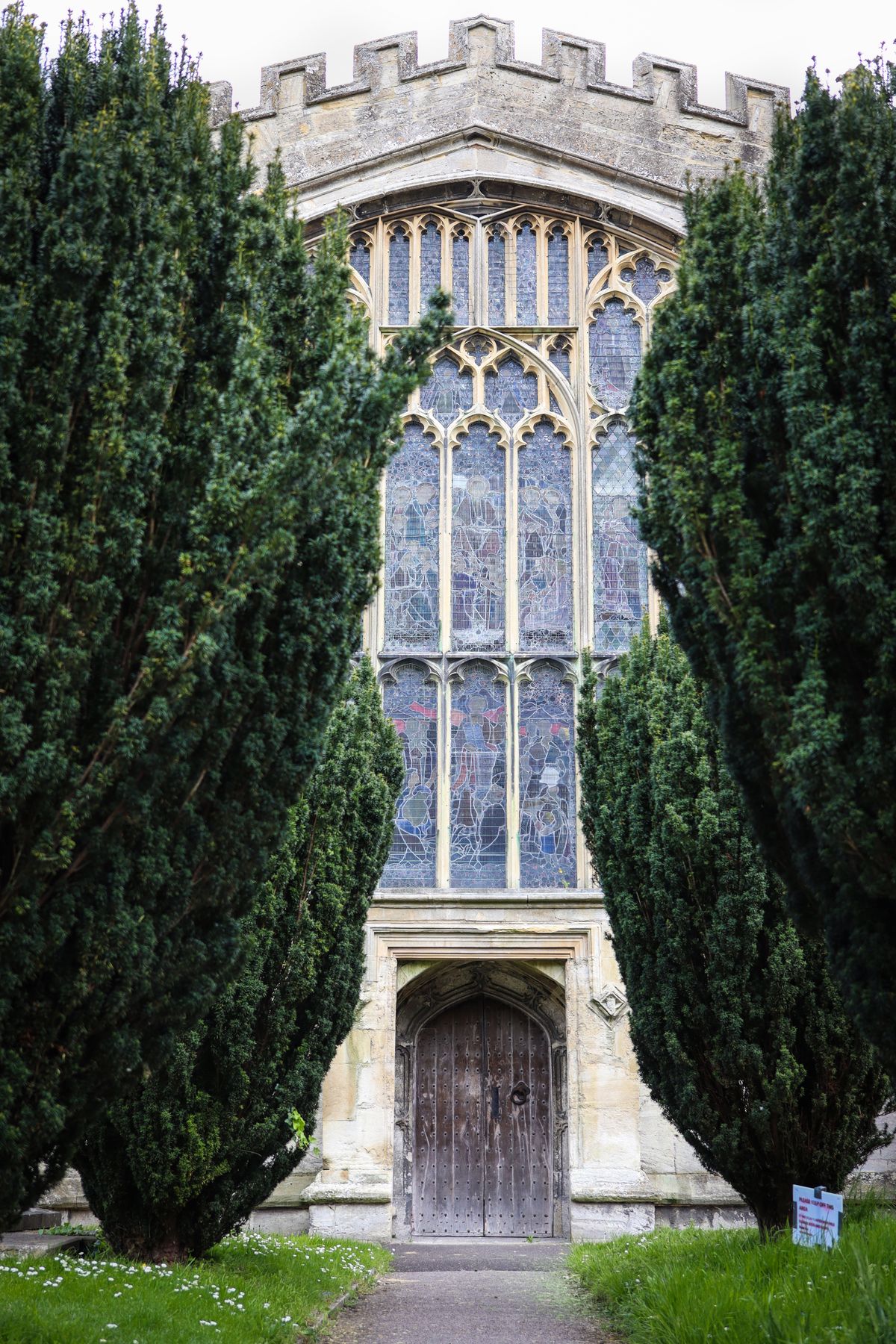 تصویر ثبت شده به همراه دوربین EOS R100