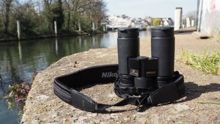 Nikon Monarch HG 10x30