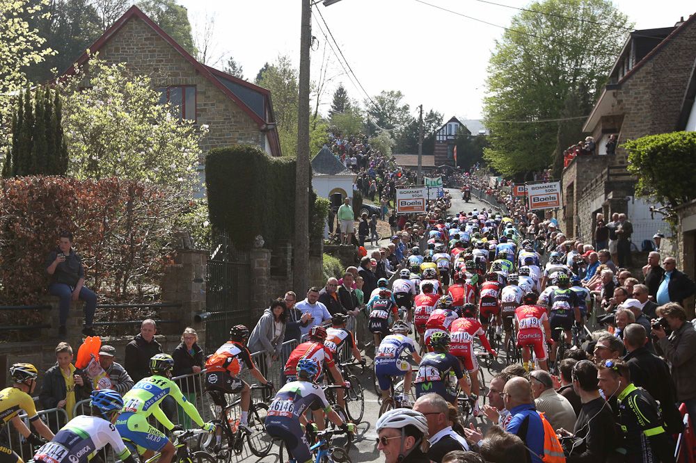 The pack climbs during Wednesday's Fleche Wallonne.