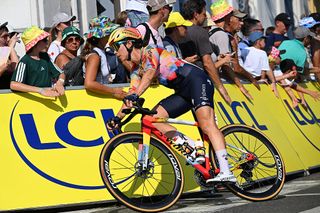 Tributes flood in as five-time Italian national champion and top road captain hangs up her wheels