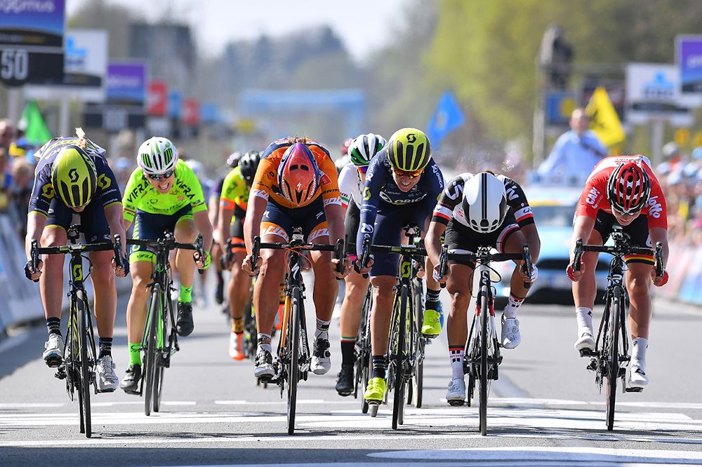 The leaders bear down on the line during the 2017 Tour of Flanders Women