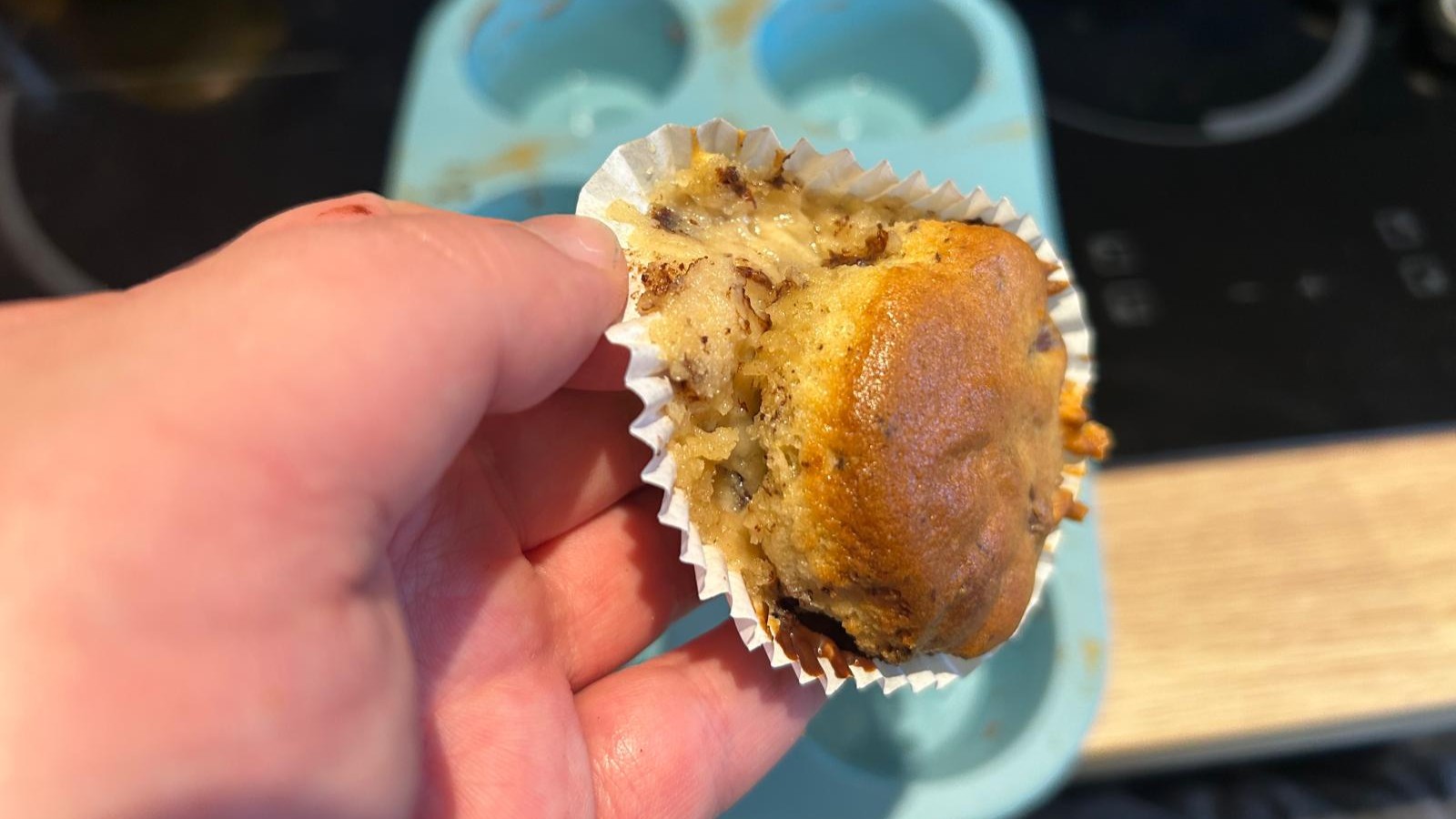 Partially cooked muffin baked using Russell Hobbs Satisfry air fryer