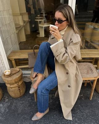 Fashion influencer @lovisabarkman wearing a rich-looking outfit with chic taupe flats.