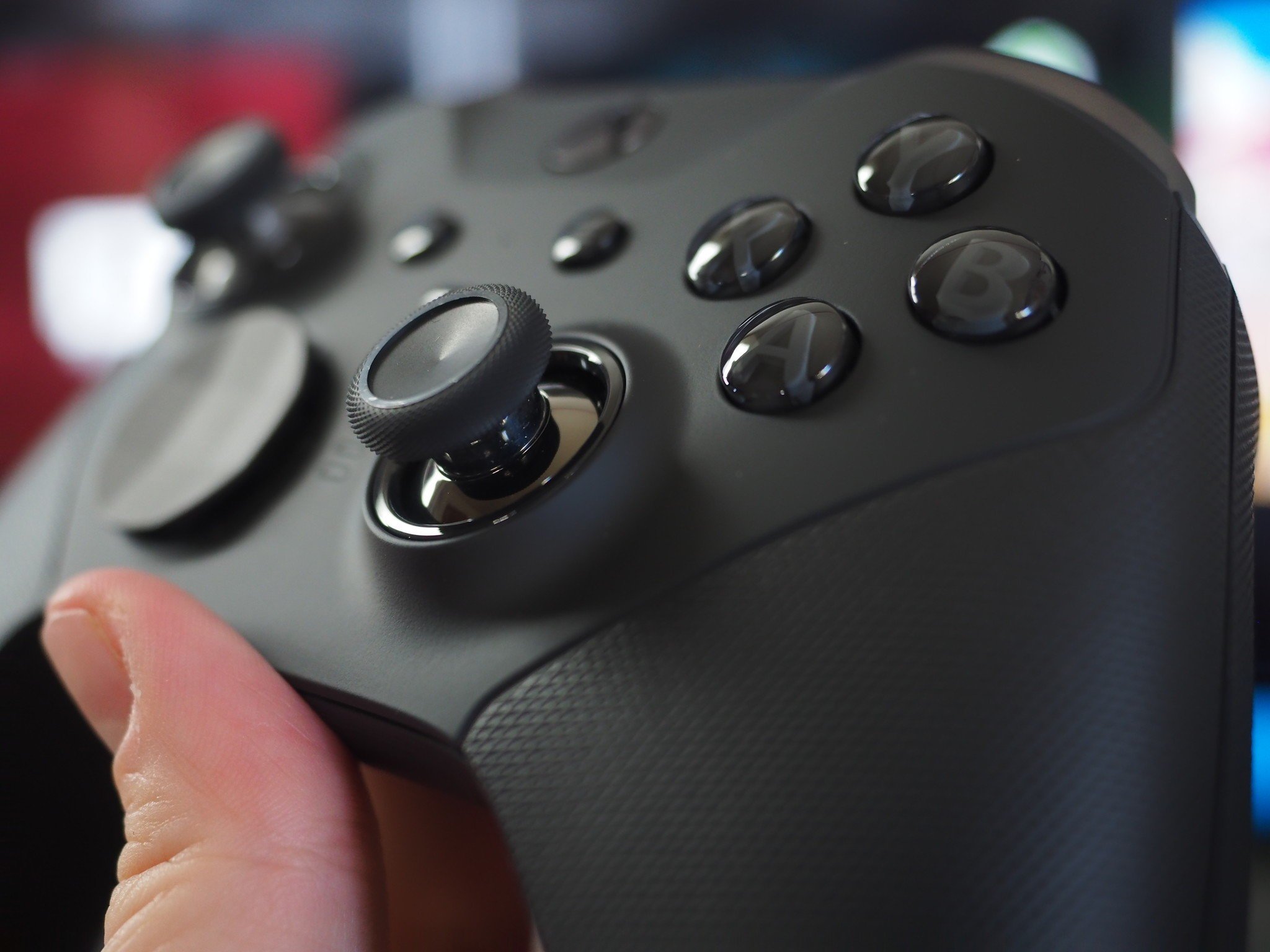 At a Glance: Microsoft Xbox Elite Wireless Controller Series 2 Review