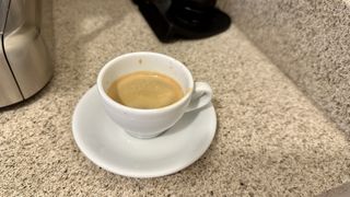 Casabrews 5700Pro-made espresso with golden crema