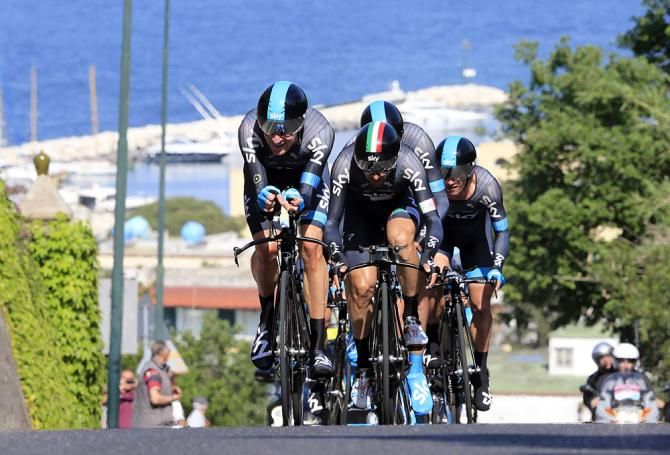 Team Sky team time trials toward a Giro stage win