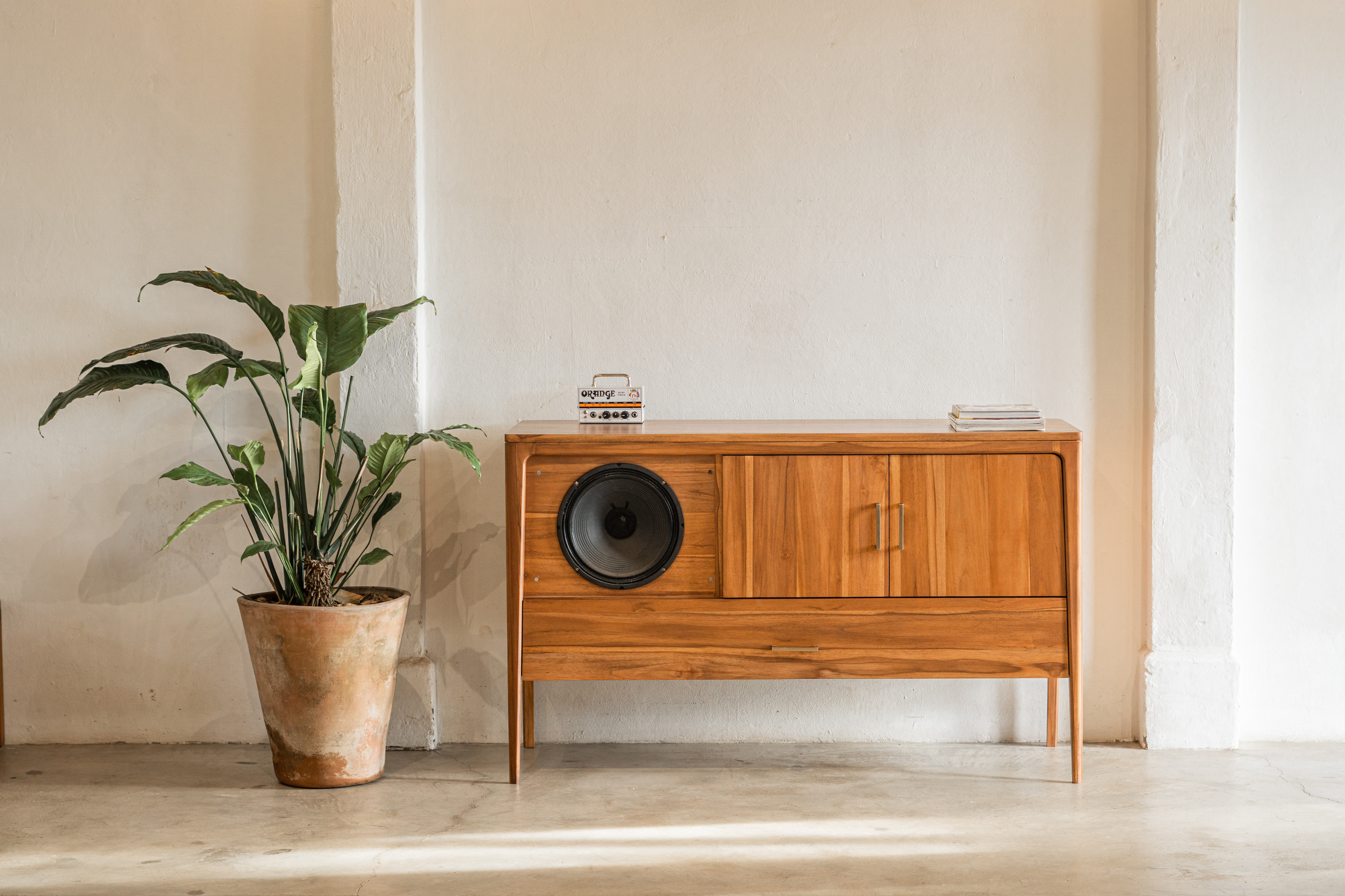 Sonoforma Serenada guitar credenza