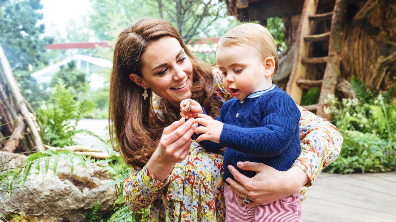 Duchess of Cambridge and Prince Louis at Chelsea Flower Show