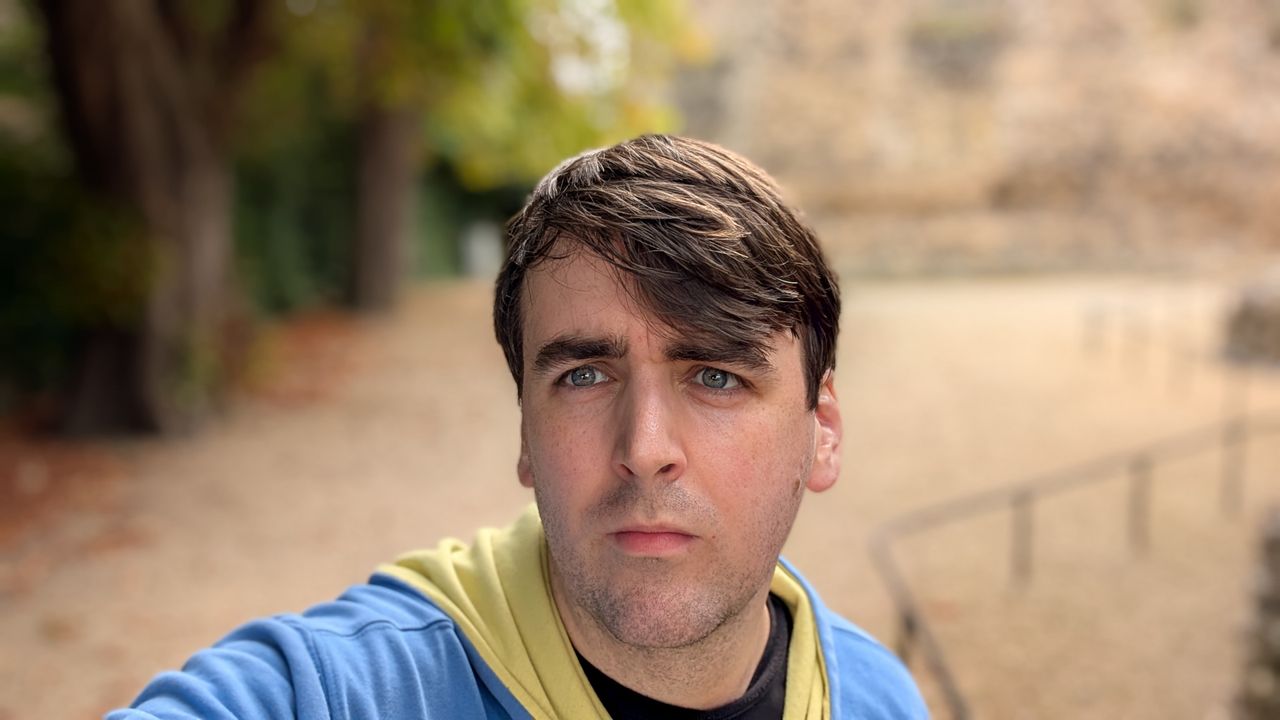 200 photos pixel 9 vs pixel 8a - portrait shots on pixel 9
