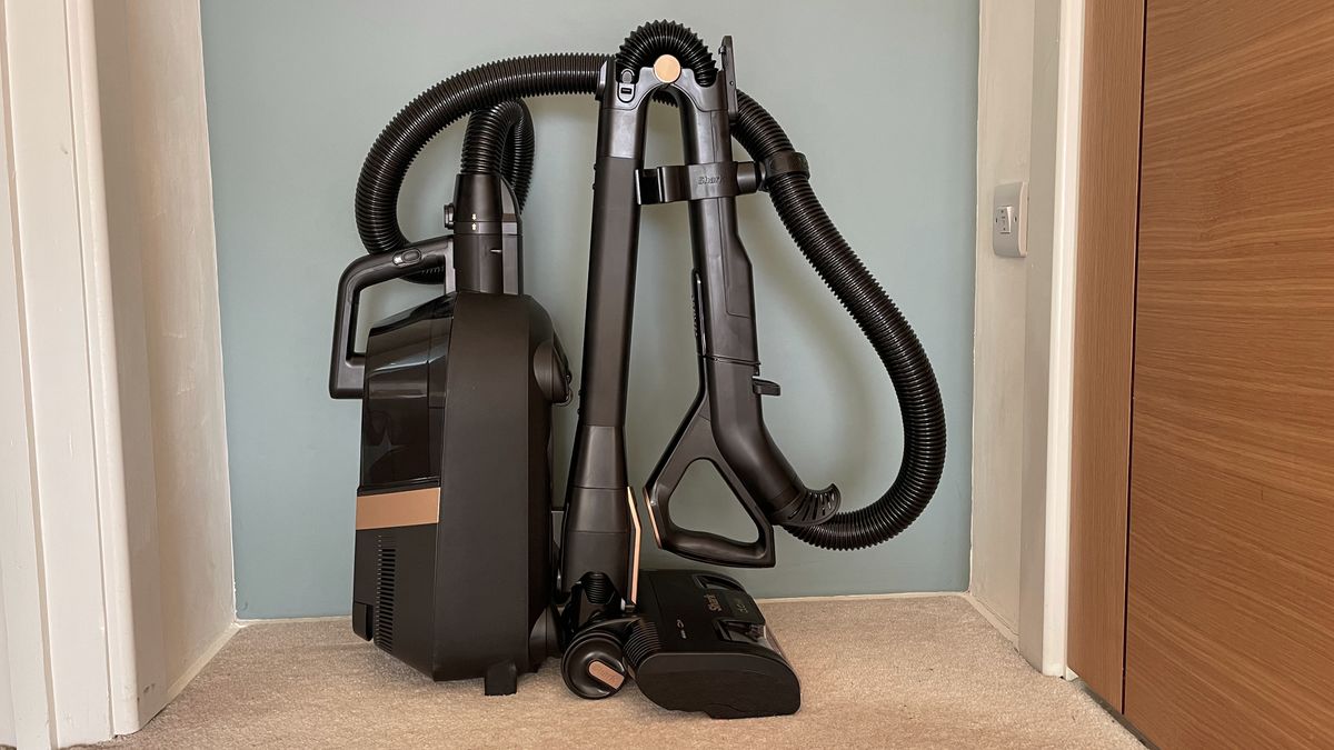 Shark DuoClean & Anti Hair Wrap Bagless Pet Vacuum CZ500UKT review