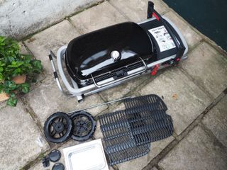 Unboxing the Weber Traveler gas barbecue