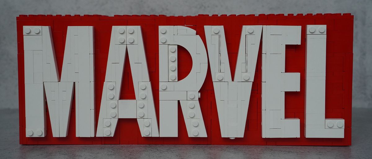 Lego Marvel Logo and Minifigures completed set without minifigures