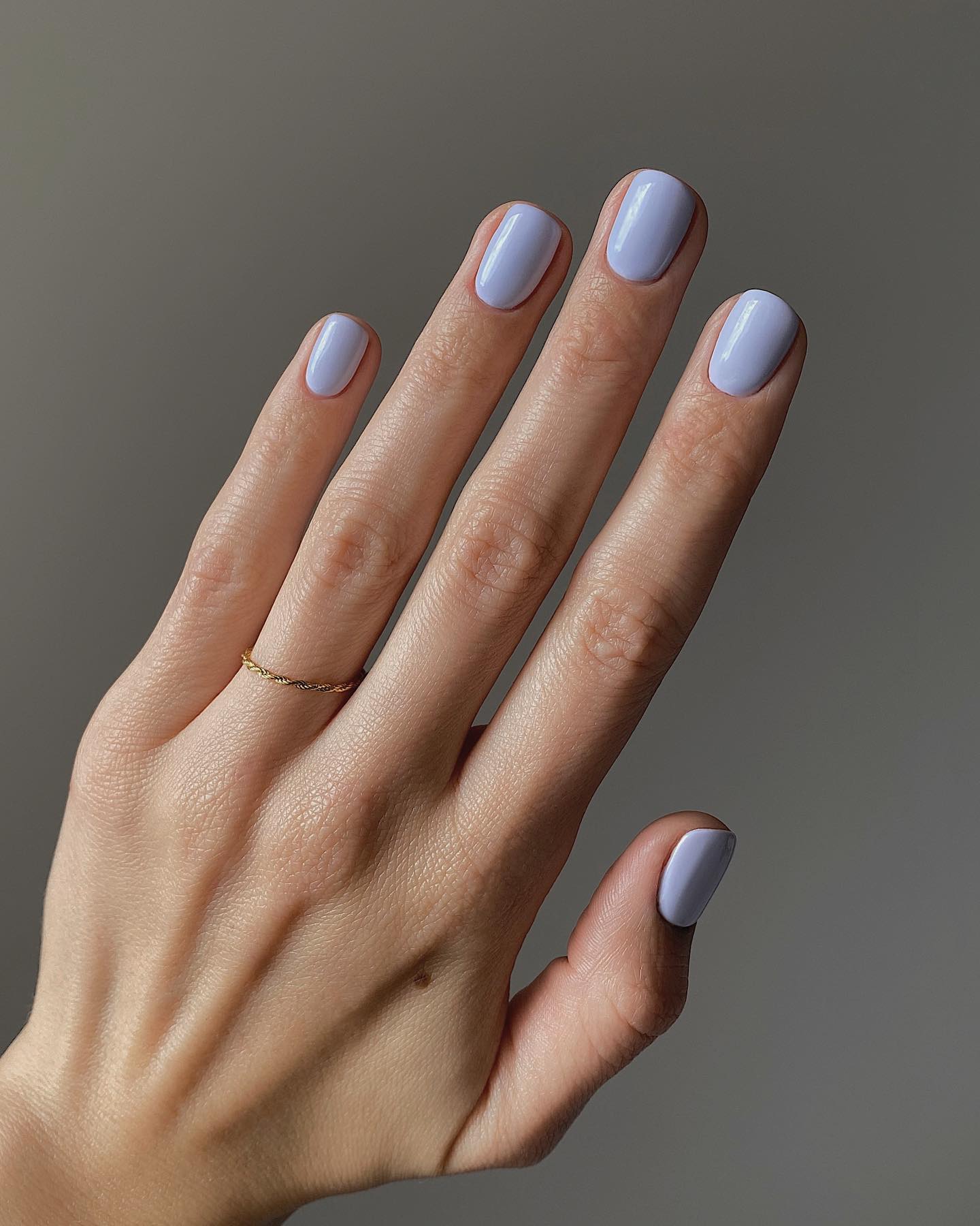 @Matejanova with cornflower blue manicure