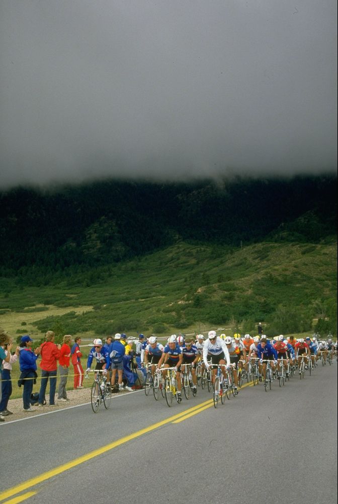The Peleton climbs during the 1986 World Cycling Championships.