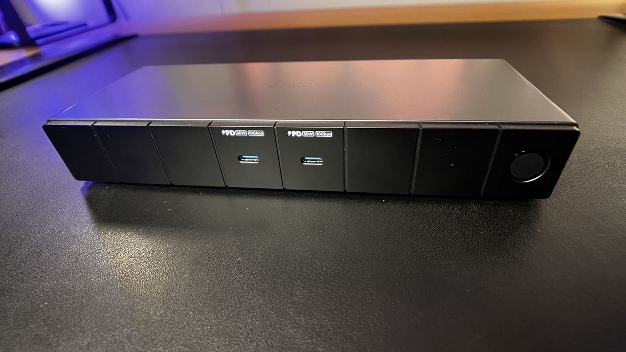 Anker 778 Thunderbolt Dock