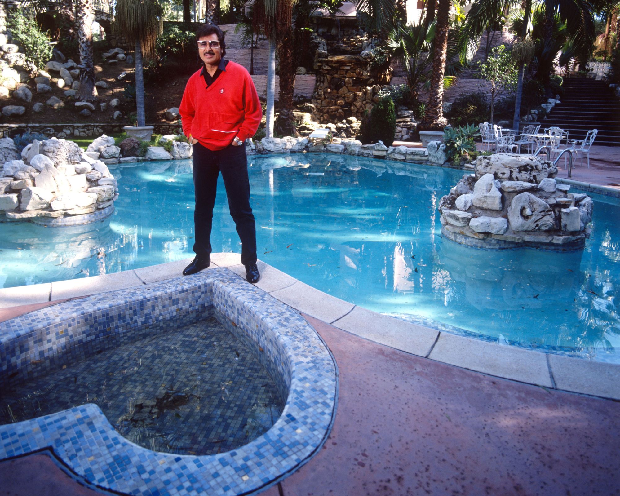 jayne mansfield's heart shaped pool