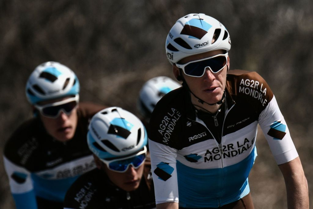 Romain Bardet looks comfortable in the peloton