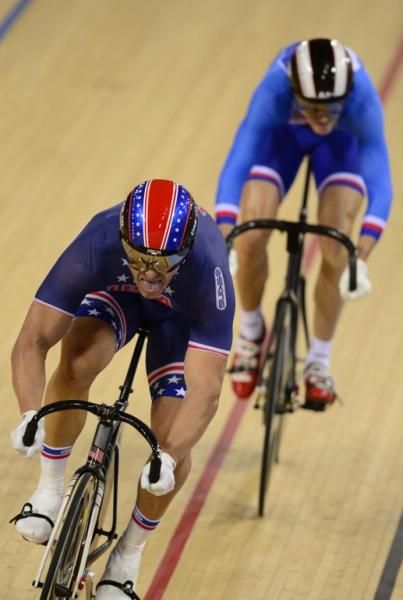 Jimmy Watkins (USA) advanced out of the 1/8 finals in the men's sprint with a victory over Pavel Kelemen (Czech Republic).