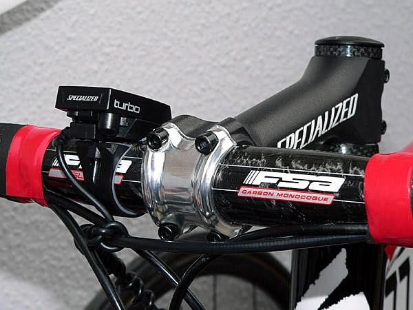 Boonen was riding a carbon fiber FSA SL-K handlebar, which features the company's new shallower drop and shorter reach.