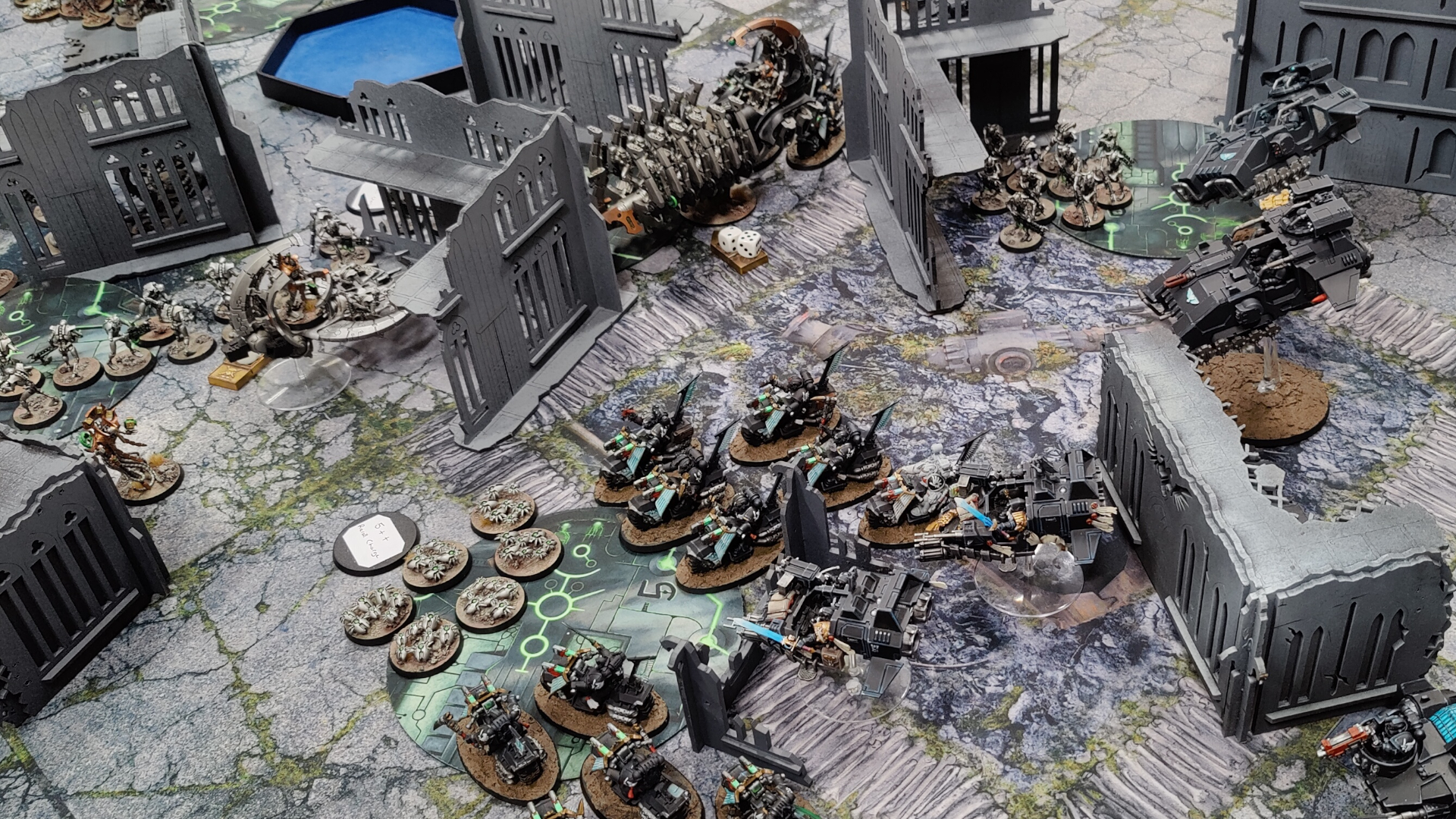 Warhammer 40K: Necron Monolith - Round Table Games