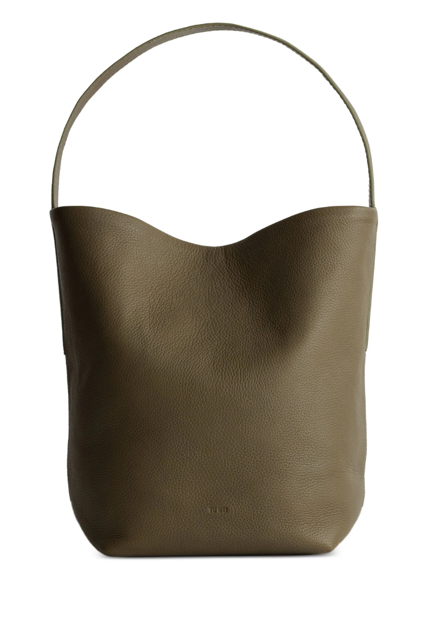 An image of a Yu Mei bucket bag.