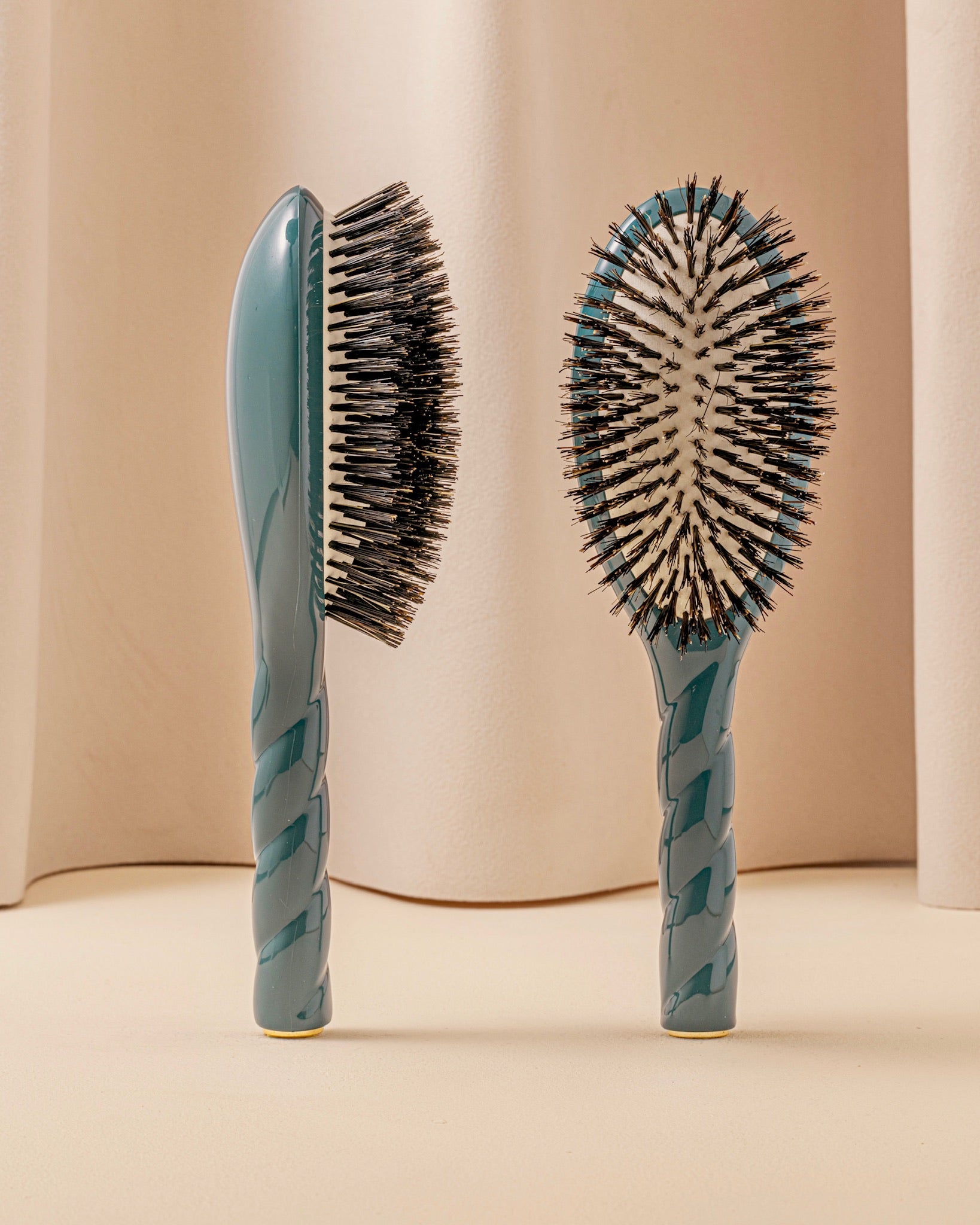 N.01 the Shine &amp;amp; Care Hair Brush the Universal Blue
