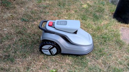 Terramow V1000 robot lawnmower