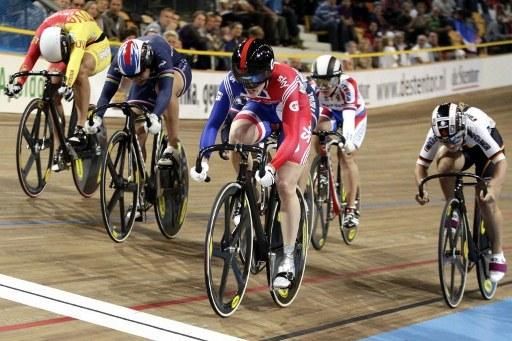 Victoria Pendleton (Great Britain) takes out the women's keirin