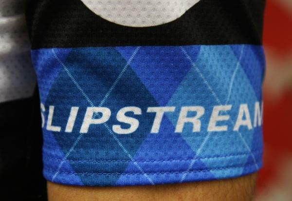 The argyle lives on, but is greatly reduced in the 2011 Garmin-Cerv&eacute;lo jersey.
