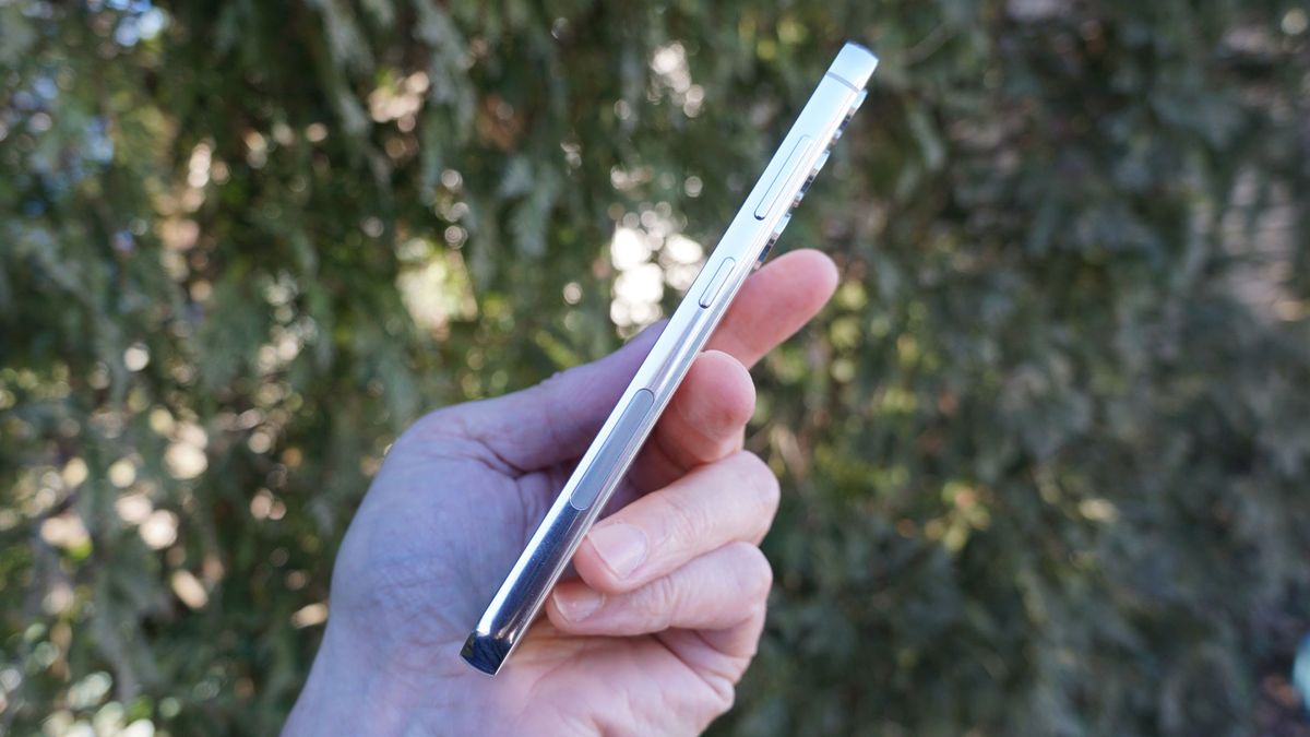 Samsung Galaxy S23 review edge