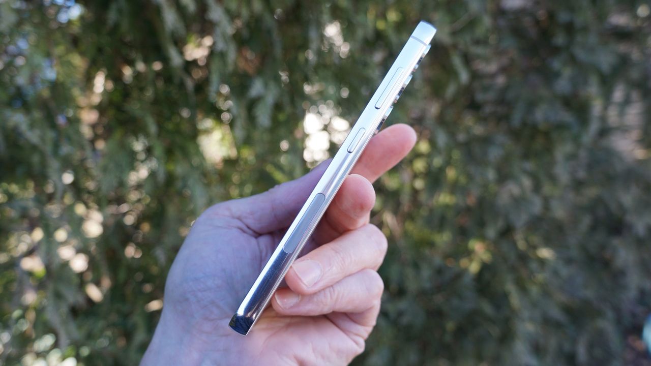 Samsung Galaxy S23 review edge