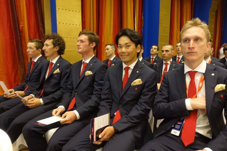 Yukiya Arashiro and Enrico Gasparott in the crowd