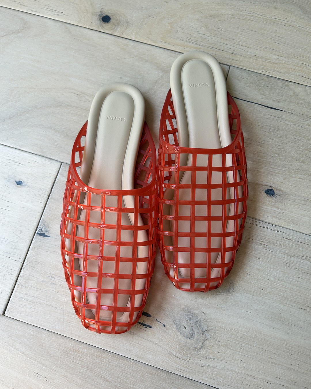 Vince Barcelona Jelly sandals in red